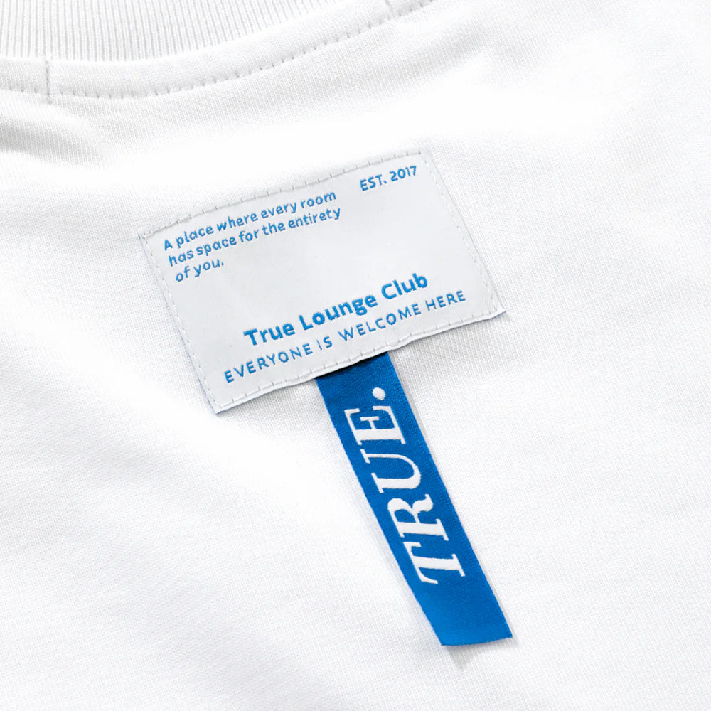 HEARTBEAT OVERSIZED T-SHIRT WHITE - FRONT OF.