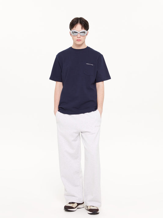 T-SHIRT POCKET LOGO NAVY - FRONT OF.