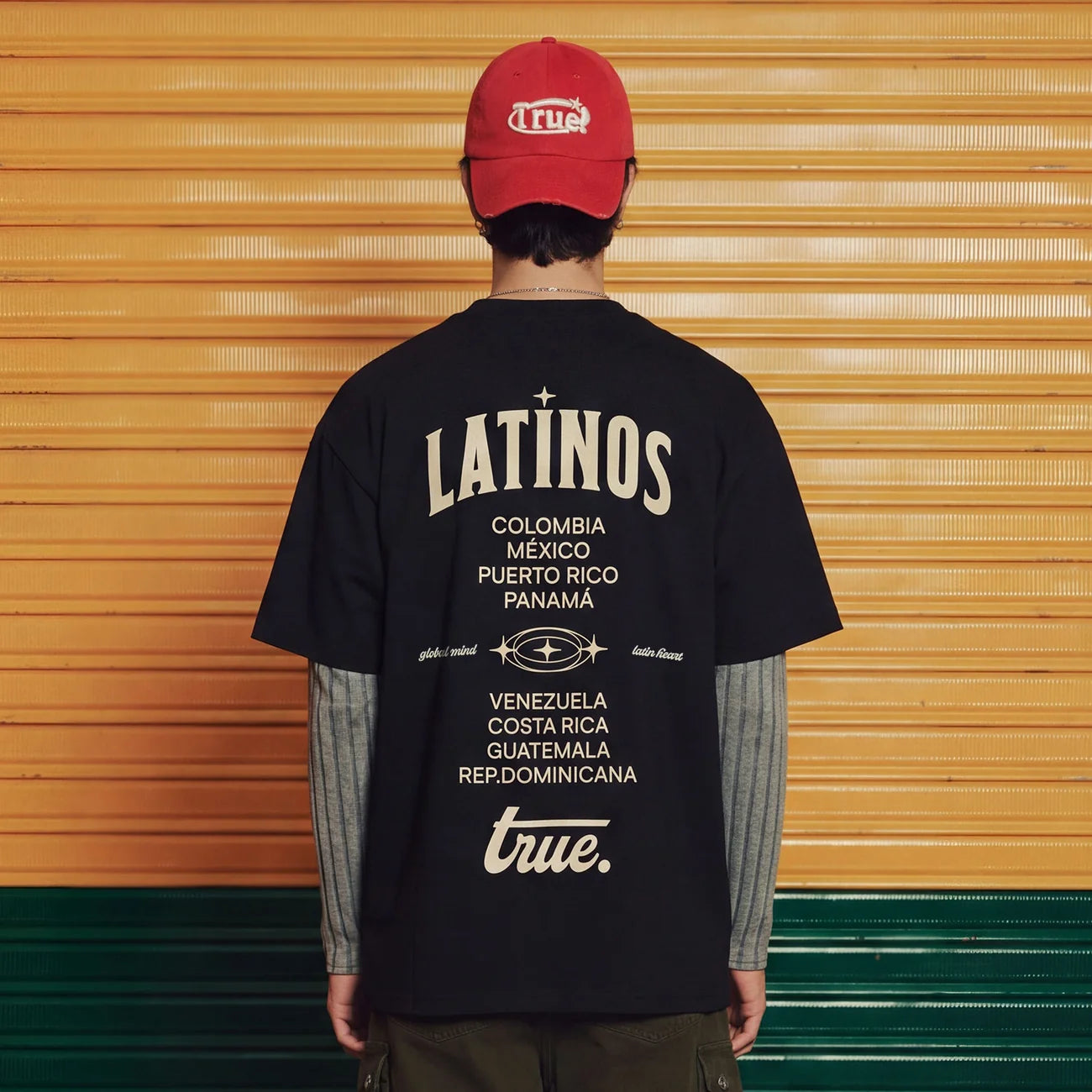 LATINOS OVERSIZED T-SHIRT BLACK - FRONT OF