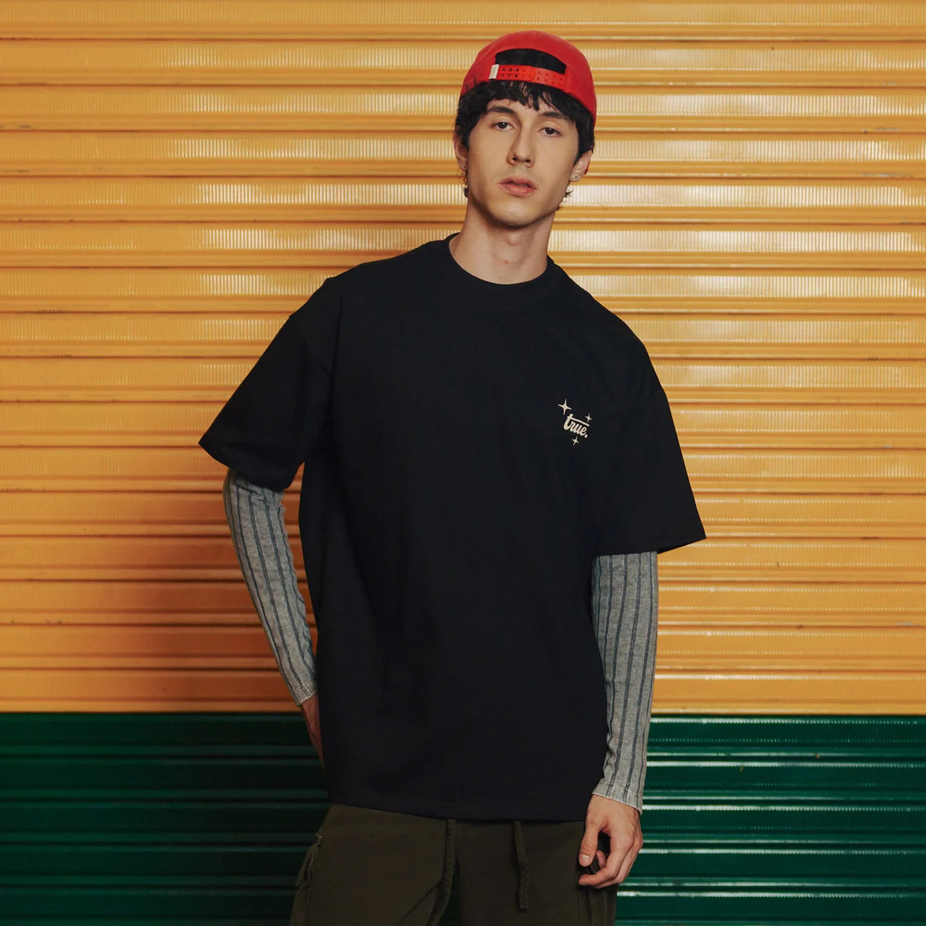 LATINOS OVERSIZED T-SHIRT BLACK - FRONT OF