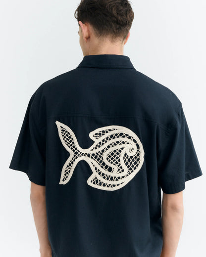 CAMISA OVERSIZE BORDADA A MANO FISH KURTIS NAVY - FRONT OF