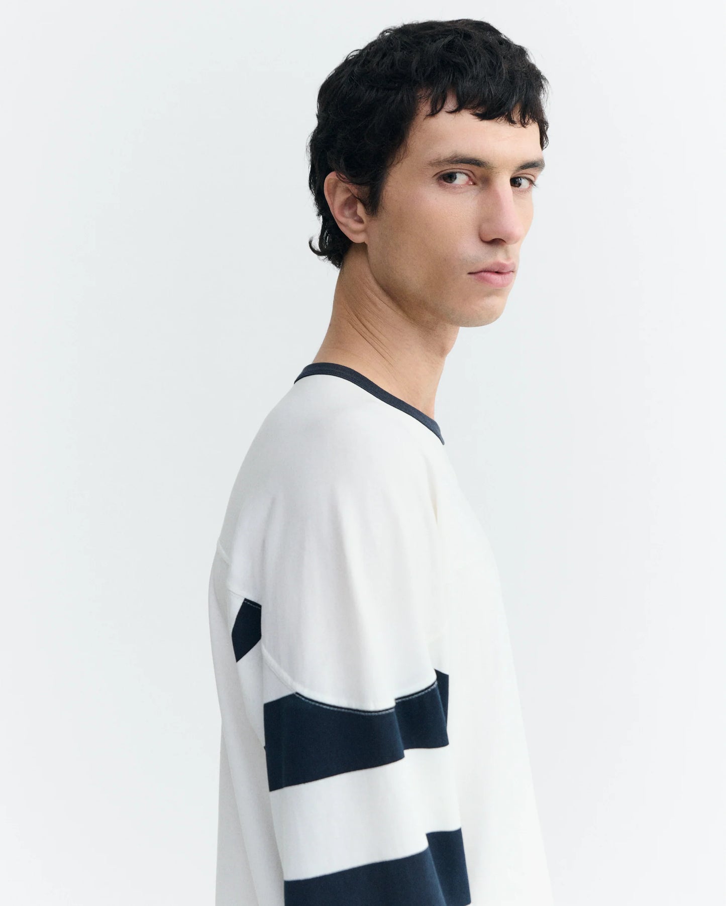 CAMISETA MANGA LARGA STRIPES NAVY BRADY - FRONT OF