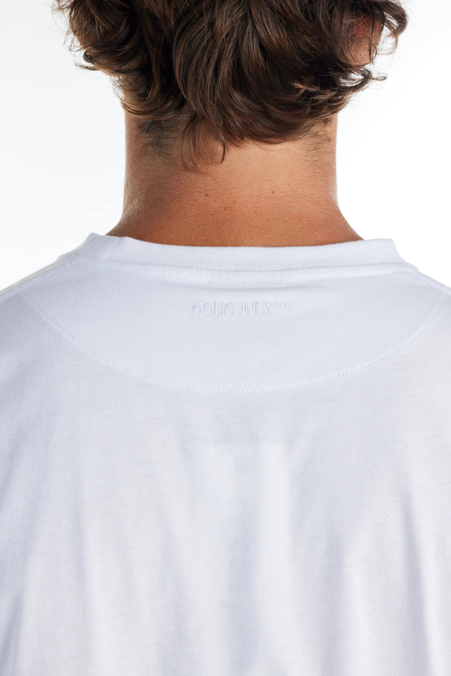 THE MAVERICK T-SHIRT WHITE - FRONT OF.