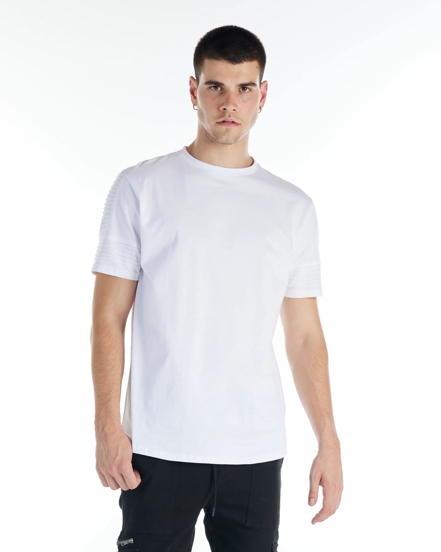 THE MAVERICK T-SHIRT WHITE - FRONT OF.