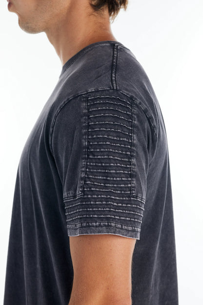 THE MAVERICK T-SHIRT BLACK - FRONT OF.