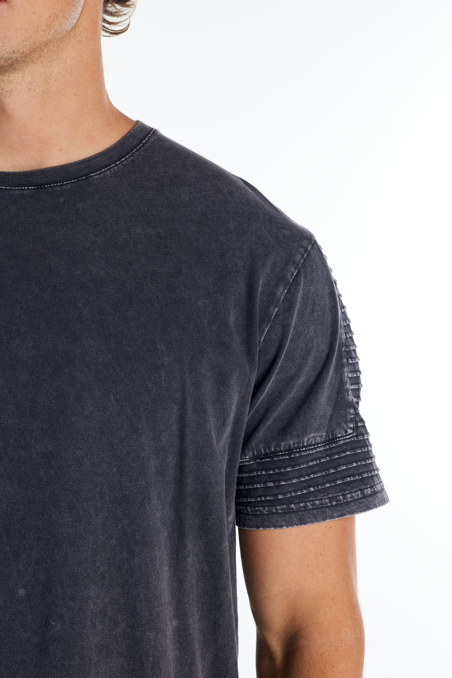 THE MAVERICK T-SHIRT BLACK - FRONT OF.