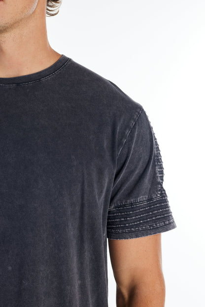 THE MAVERICK T-SHIRT BLACK - FRONT OF.