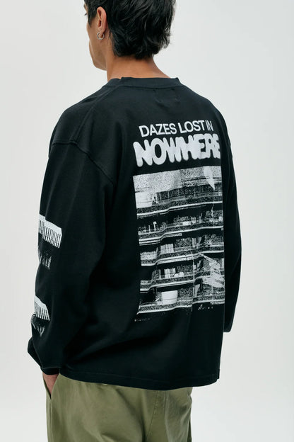 CAMISETA LARGA THROUGH THE WINDOW BLACK - FRONT OF