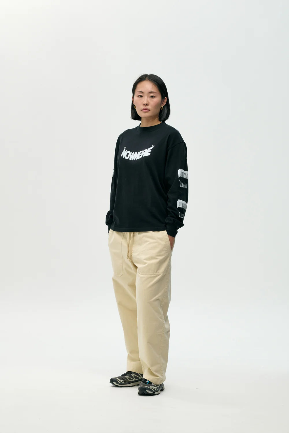 CAMISETA LARGA THROUGH THE WINDOW BLACK - FRONT OF