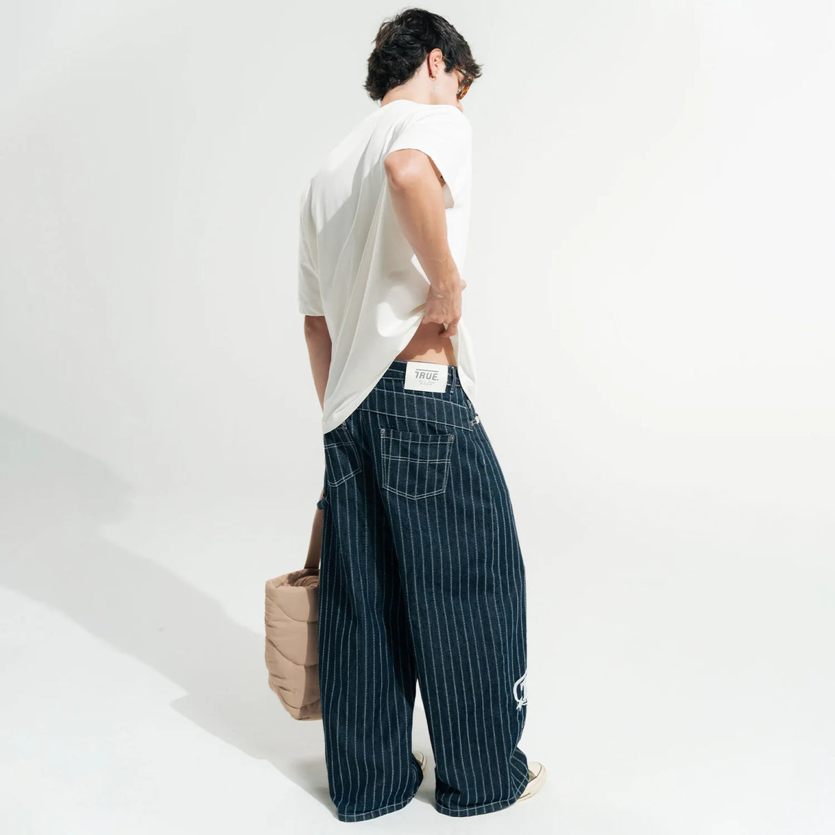 PINSTRIPE MID-RISE JEANS BLUE - FRONT OF