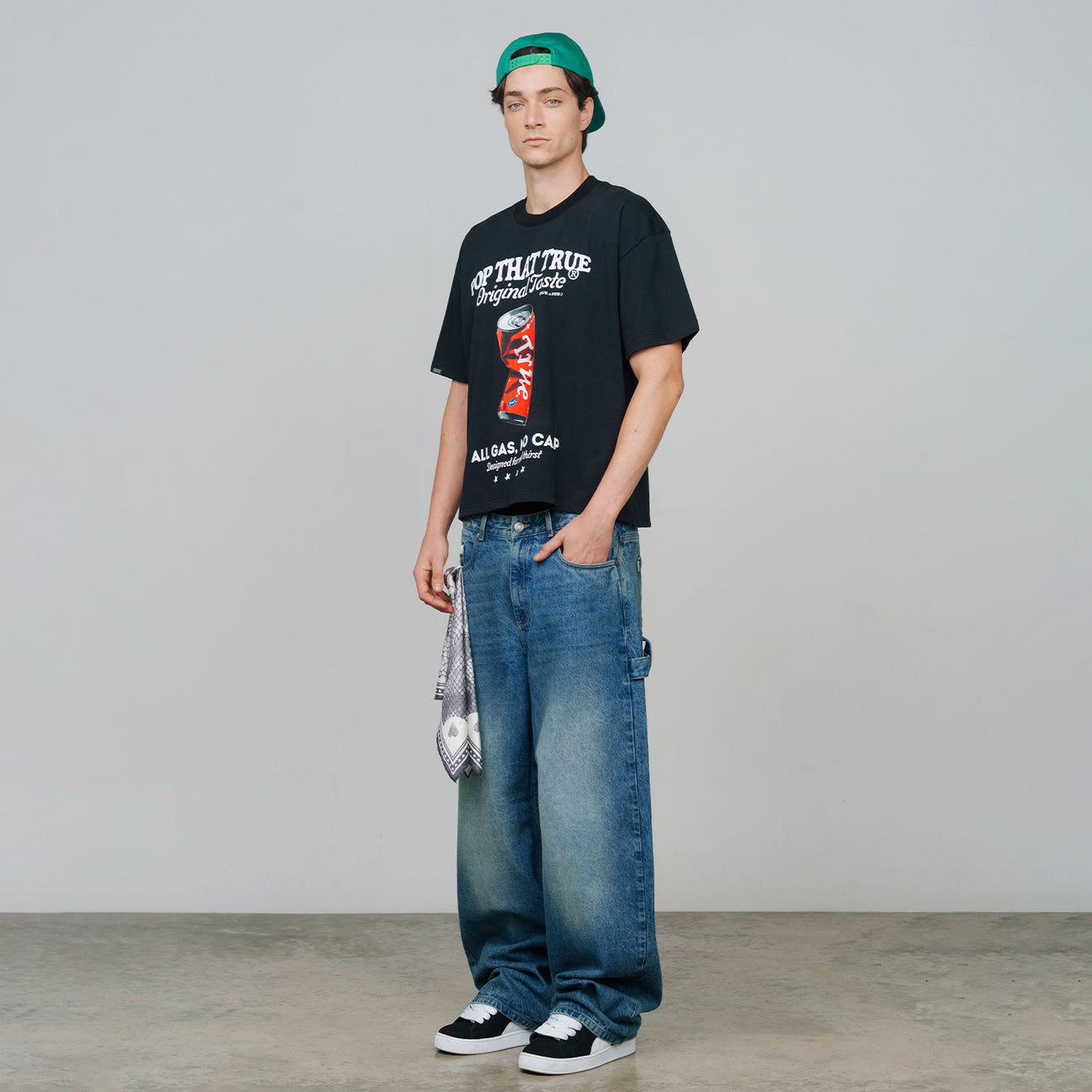 POP TASTE TRUE BOXY T-SHIRT BLACK - FRONT OF