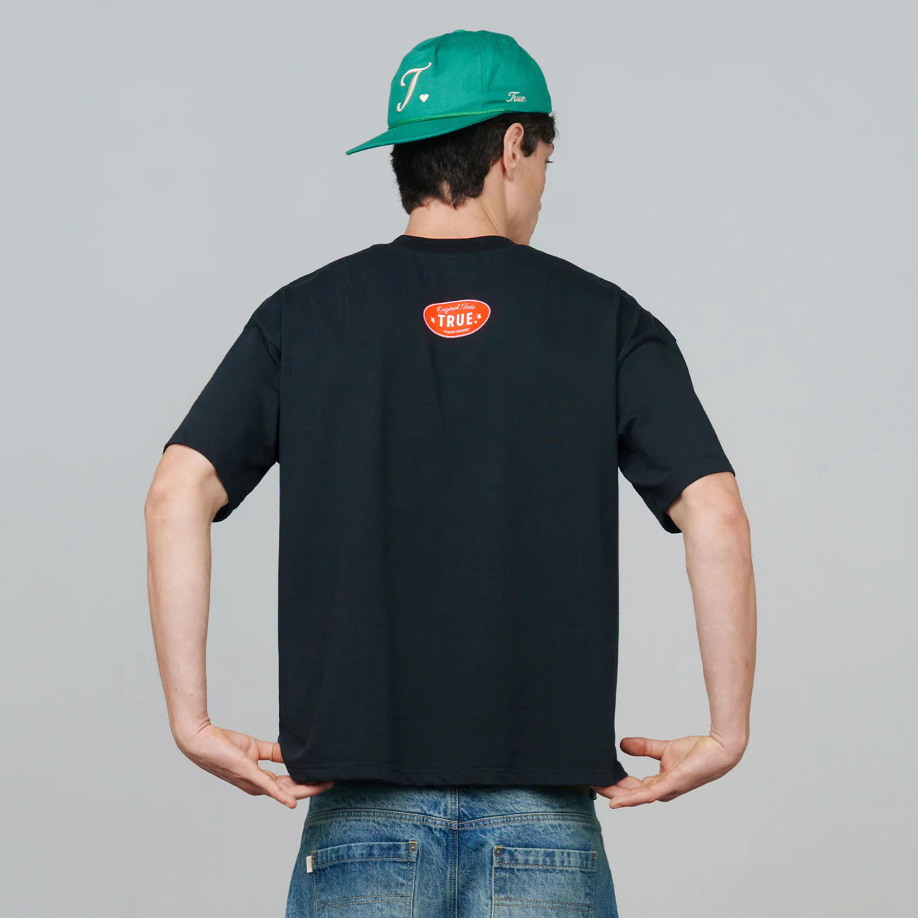 POP TASTE TRUE BOXY T-SHIRT BLACK - FRONT OF