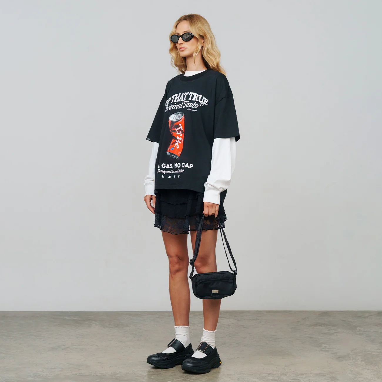 POP TASTE TRUE BOXY T-SHIRT BLACK - FRONT OF