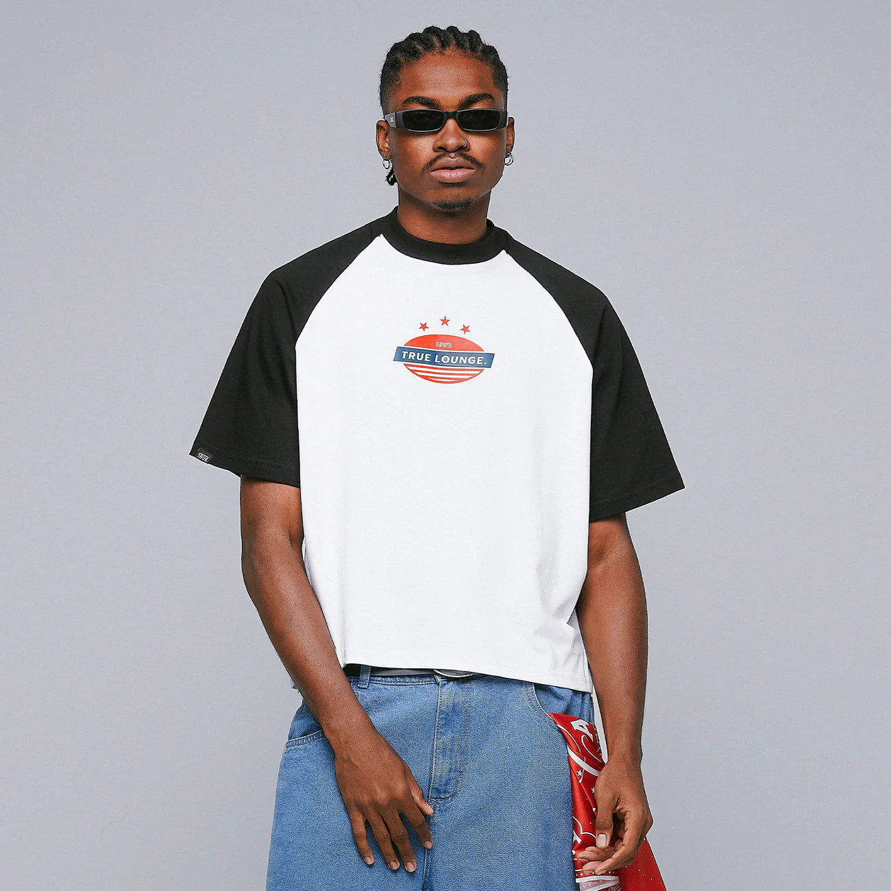 RETRO RANGLAN BOXY T-SHIRT WHITE/BLACK - FRONT OF.