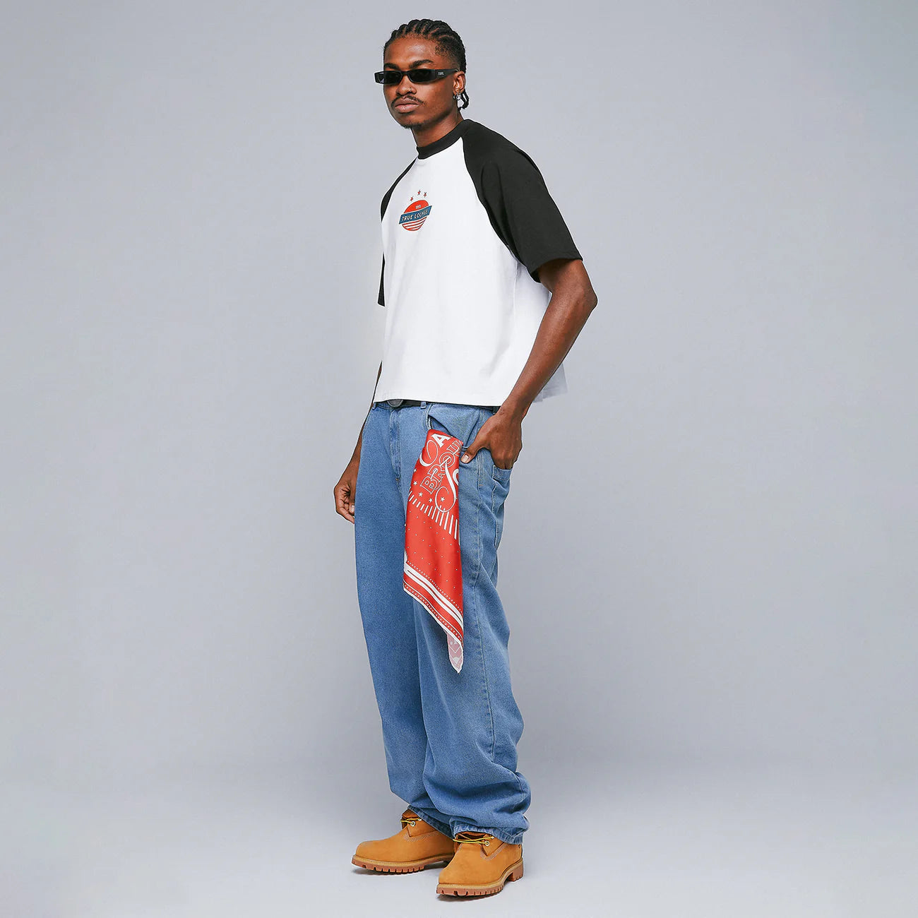 RETRO RANGLAN BOXY T-SHIRT WHITE/BLACK - FRONT OF.