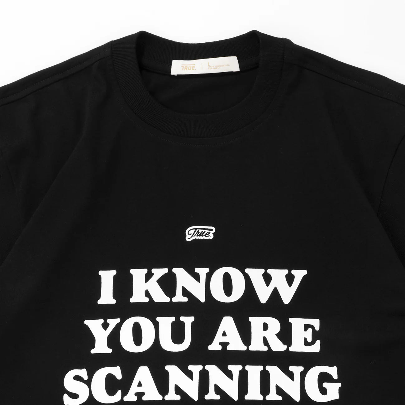 SCANNING CROPPED T-SHIRT BLACK - FRONT OF