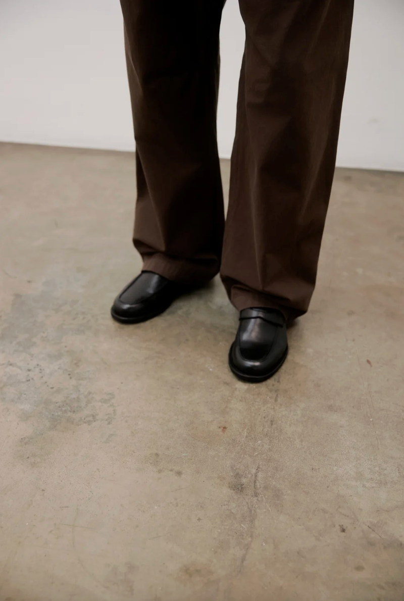 THE VENICE PANTS OLIVE - FRONT OF