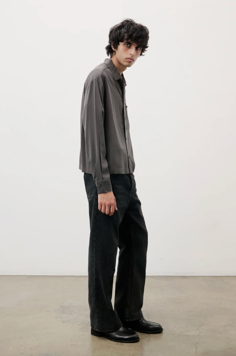 THE MATHIEU SHIRT CHARCOAL - FRONT OF