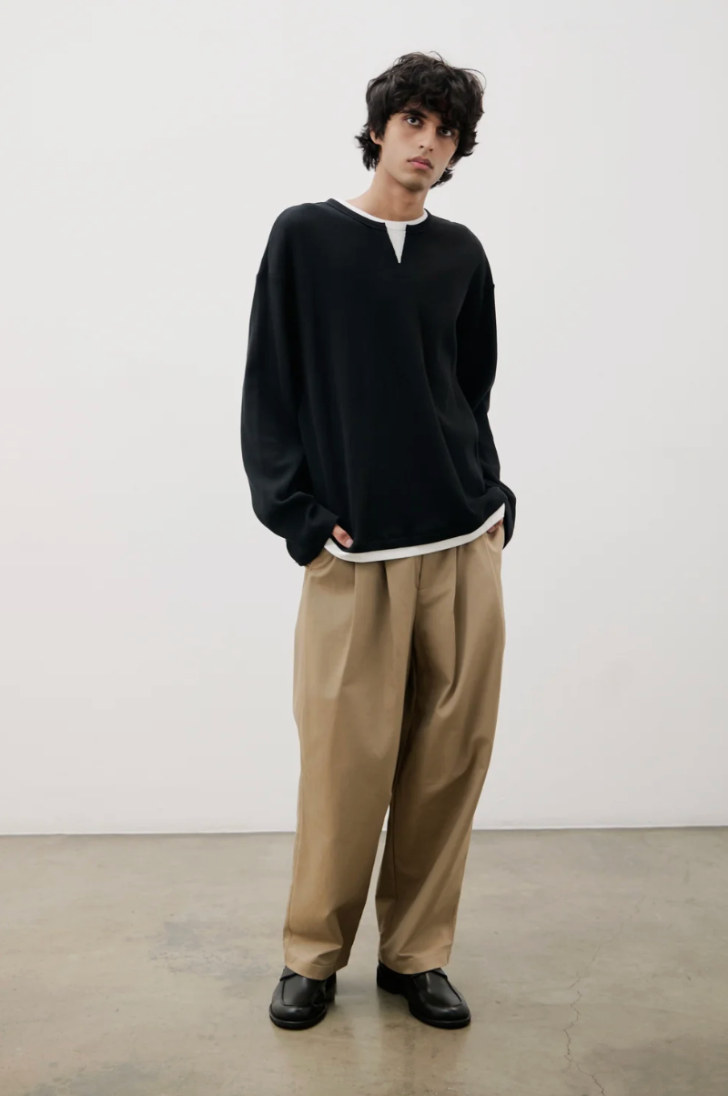 THE JONATHAN TOP NAVY - FRONT OF