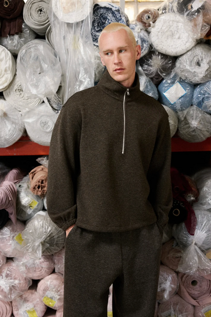 THE CHRISTOPHER SWEATER BROWN - FRONT OF
