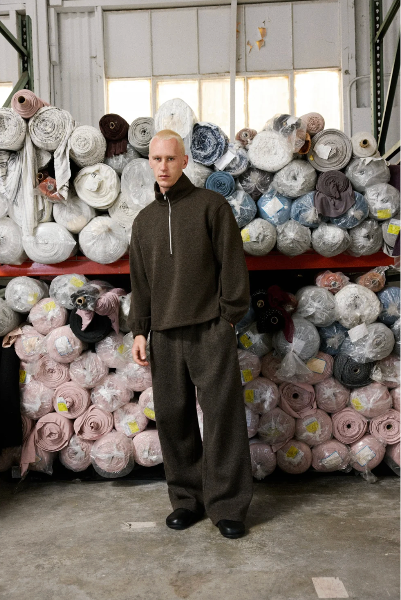 THE CHRISTOPHER SWEATER BROWN - FRONT OF