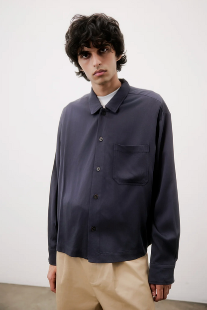 THE MATHIEU SHIRT NAVY - FRONT OF