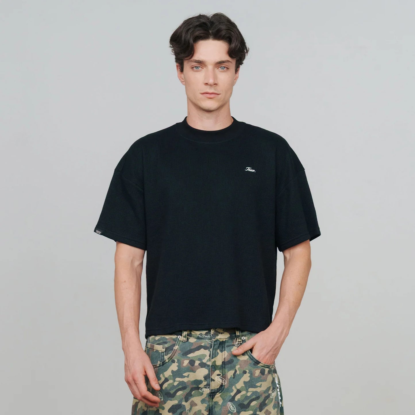 TEXTURED BOXY TEE BLACK - FRONT OF