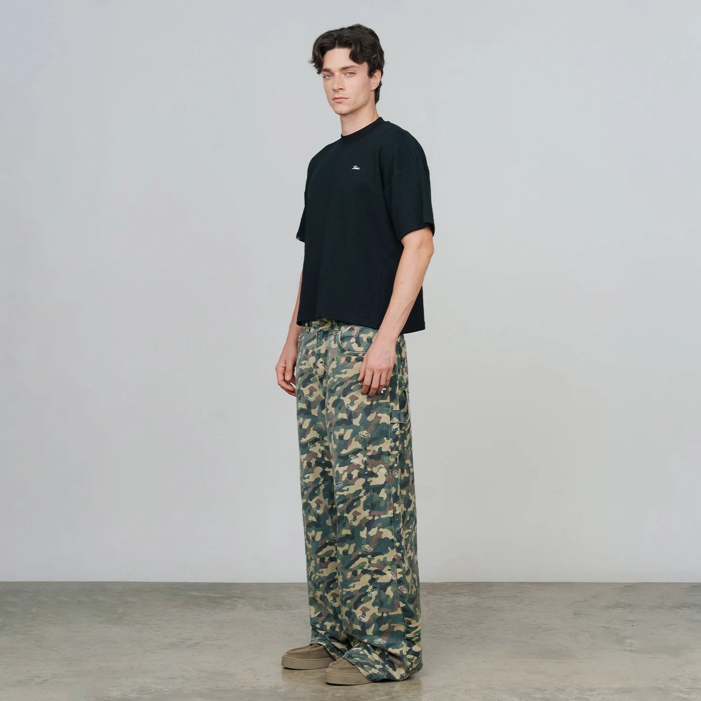 TEXTURED BOXY TEE BLACK - FRONT OF