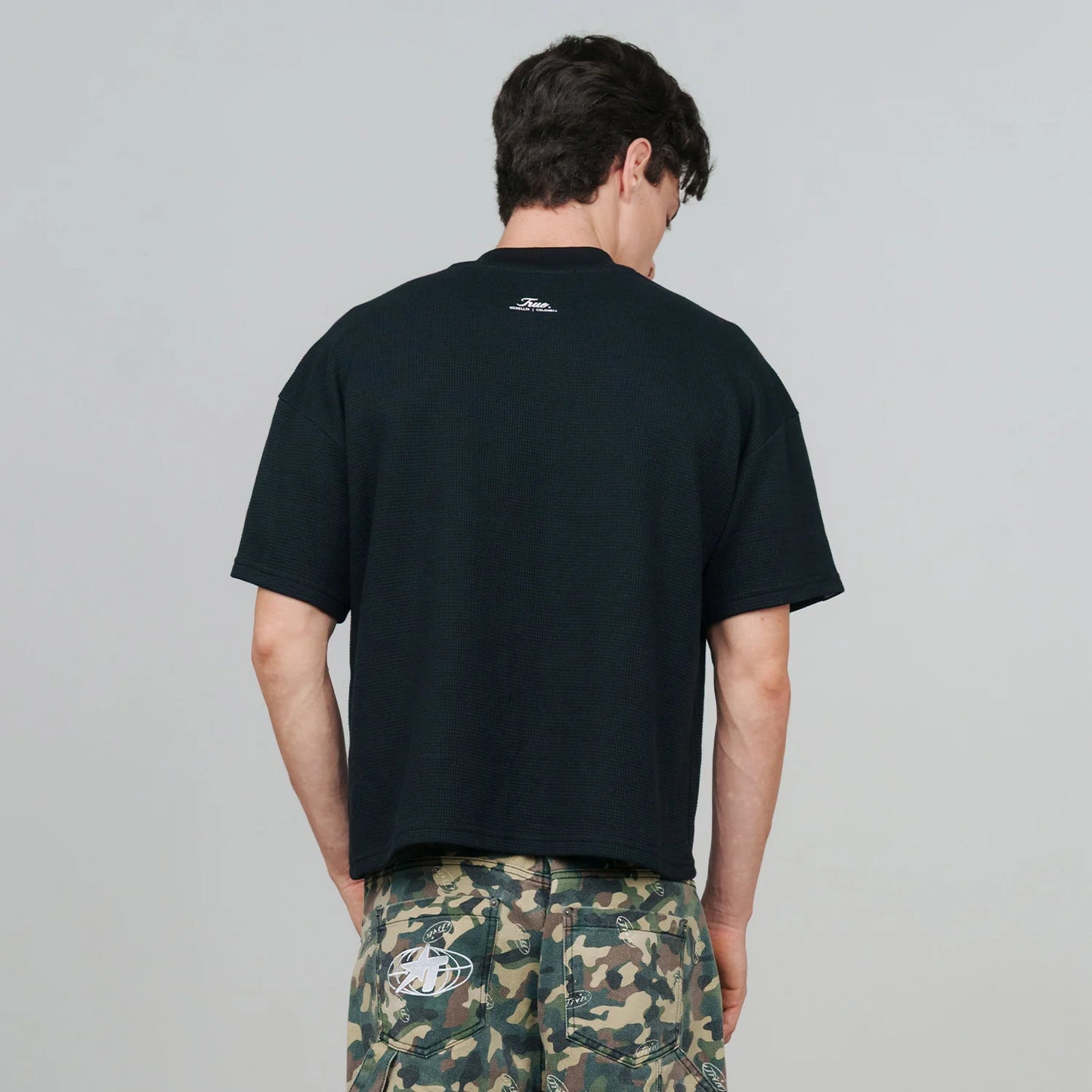 TEXTURED BOXY TEE BLACK - FRONT OF