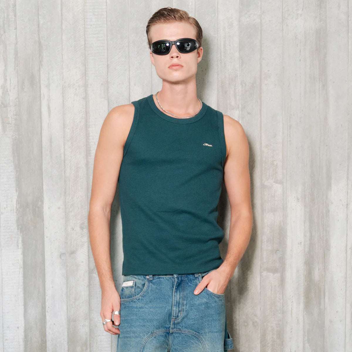 TEXTURED SLEEVELESS T-SHIRT PINE GREEN - FRONT OF
