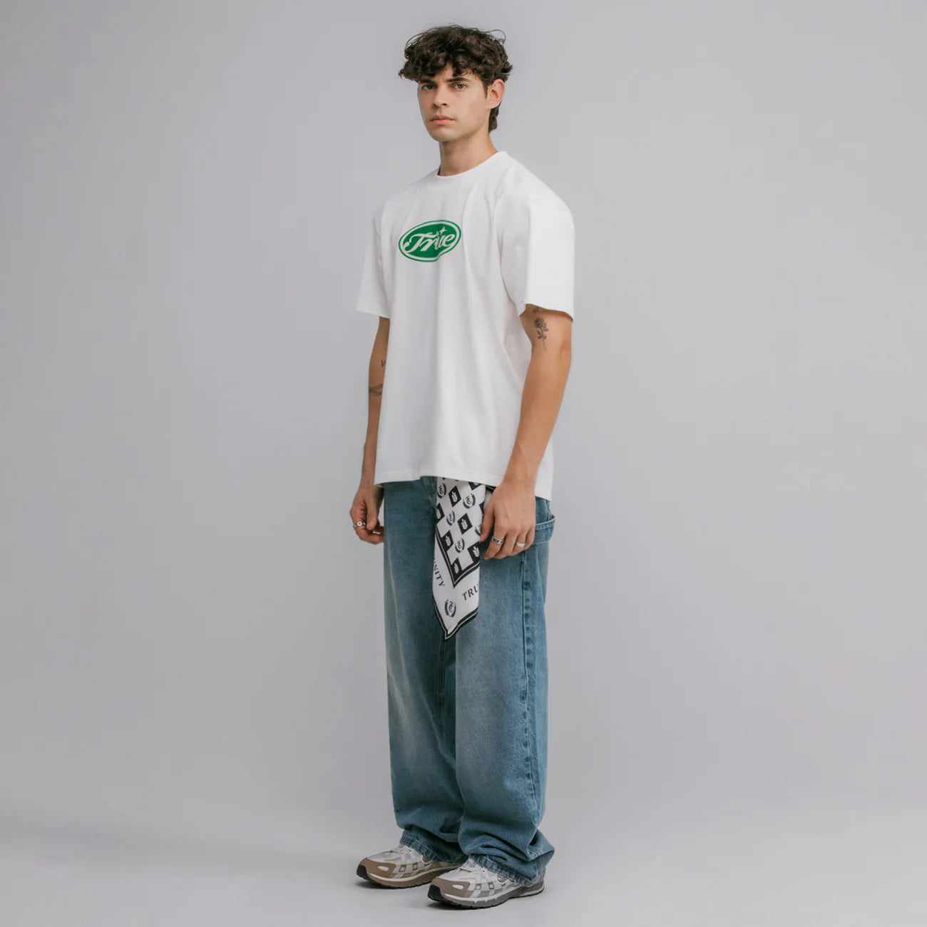 TRUE STAMP T-SHIRT CREAM - FRONT OF