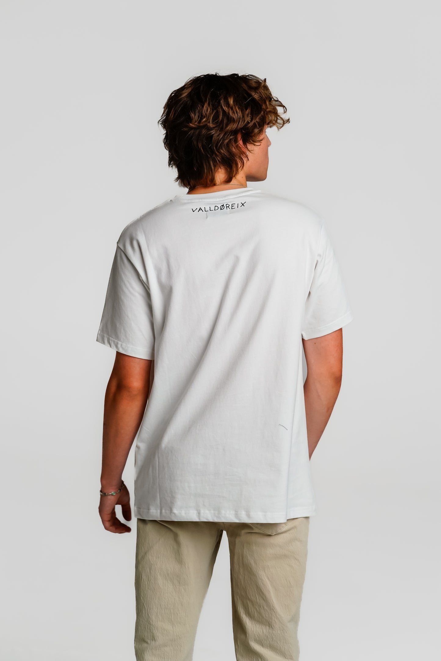 VALLDOREIX STATEMENT TEE WHITE - FRONT OF