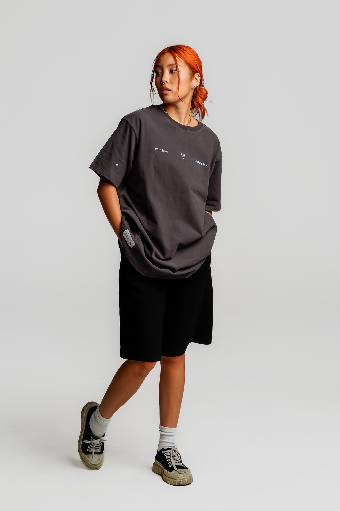 WASN'T IT ROMANTIC? TEE SHADOW GREY - FRONT OF