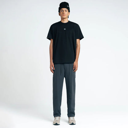 CLASSIC T-SHIRT BLACK - FRONT OF.