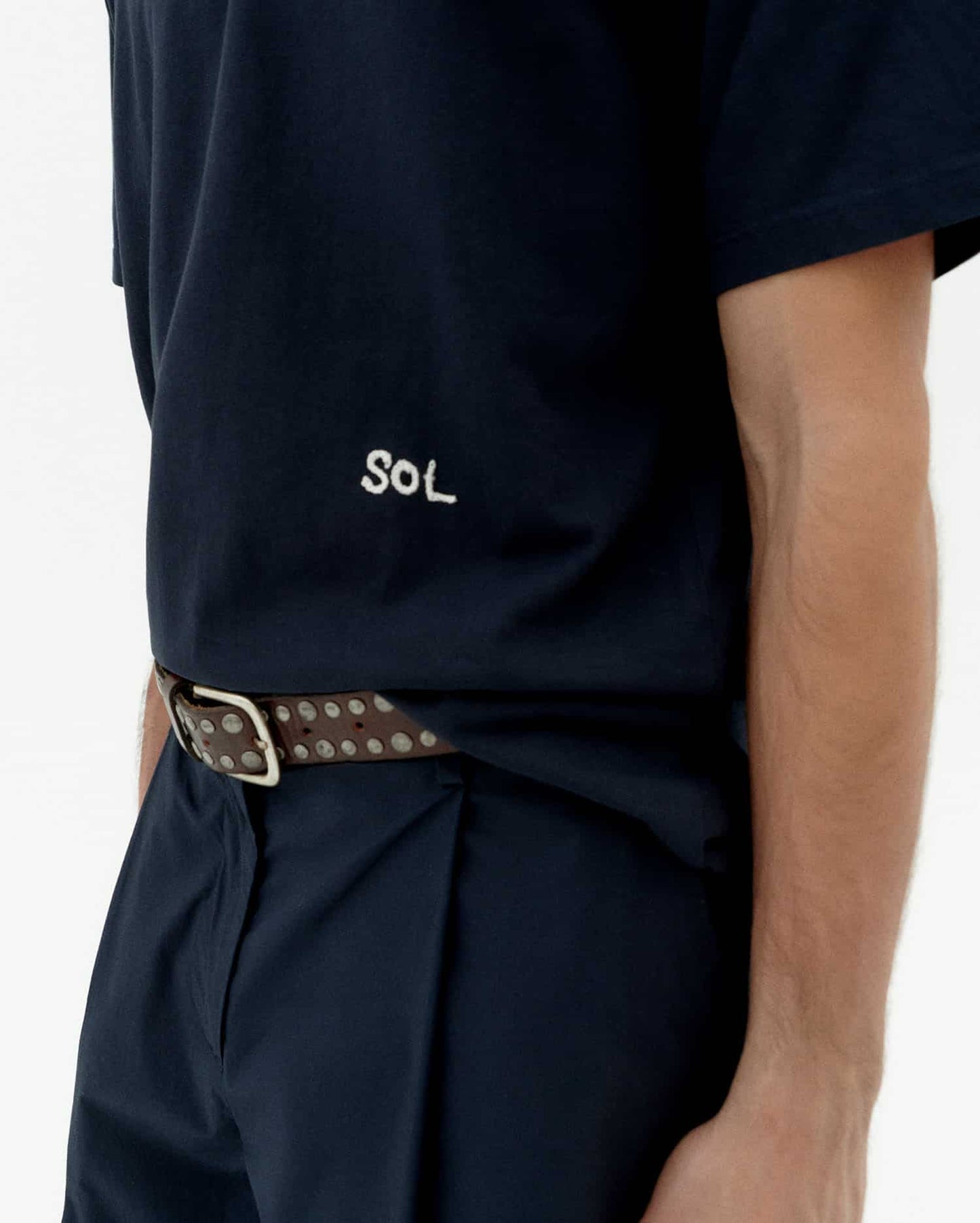 SOLSOL NAVY ZACH T-SHIRT - FRONT OF.