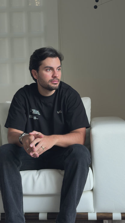 DESCRIPTION BLACK T-SHIRT - FRONT OF