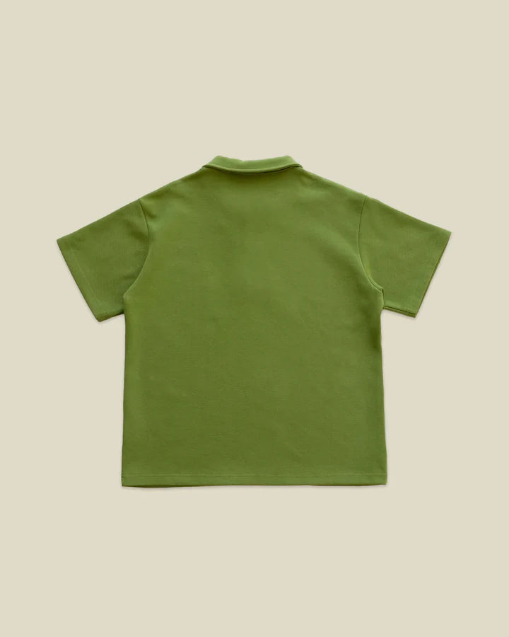 POLO TARDE Y TE VERDE OLIVA - FRONT OF